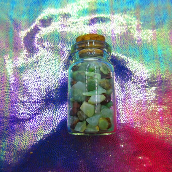 Chrysoprase Chips Gemstone In A Bottle Embellishments Natural Semi Precious - Picture 3 of 3